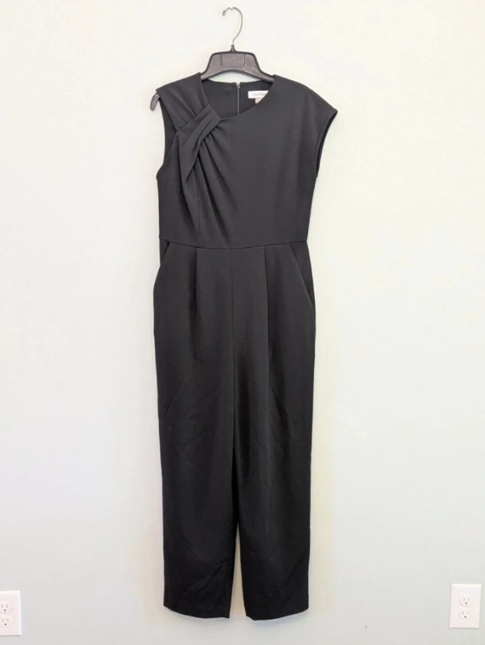 Calvin Klein Black Sleeveless Jumpsuit Romper Size 6 Draped Shoulder One Piece